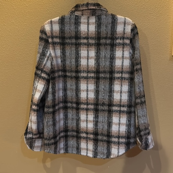 BB Dakota Plaid Shacket - Picture 4 of 4